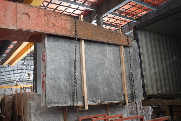 The Loading of Stone Slabs