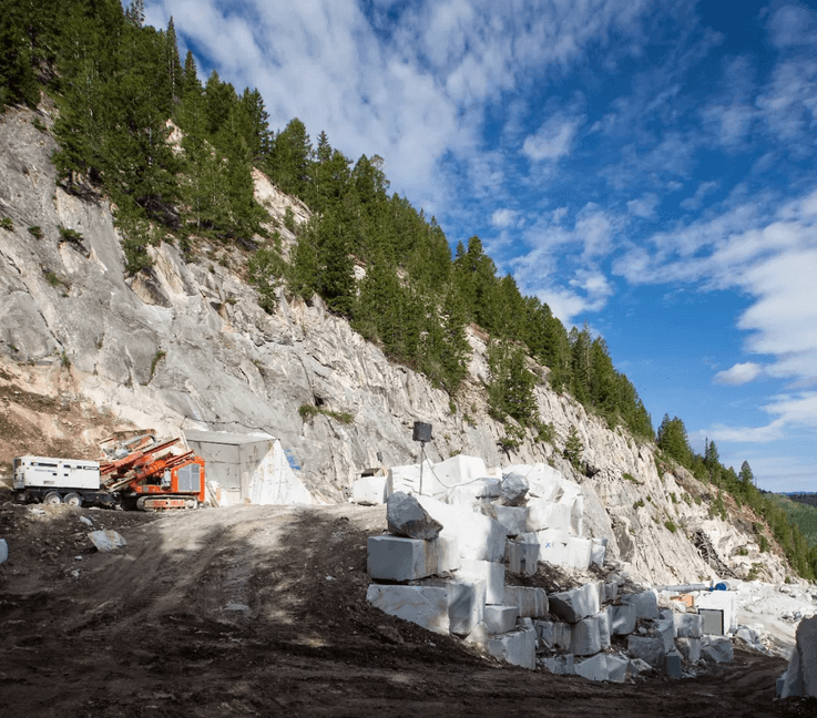 Calacatta Lincoln Marble Quarry in United States