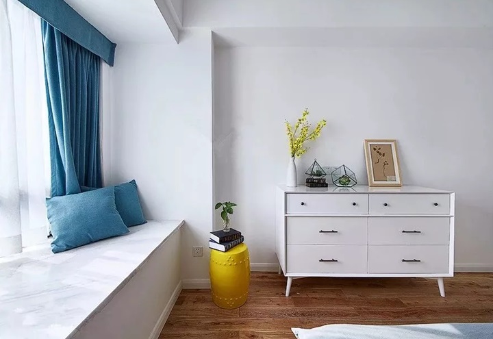 white marble windows sills