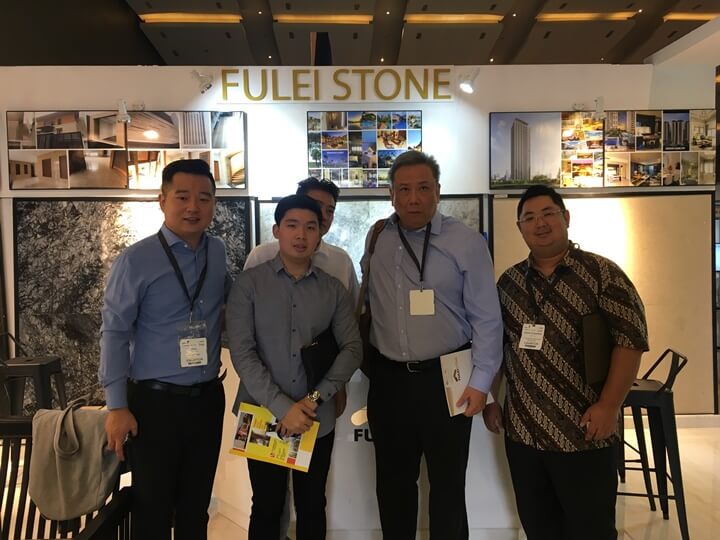 with customer in the fair